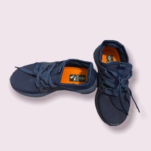 Blue sneakers for kids. 	
Biacolum Kids Non Slip